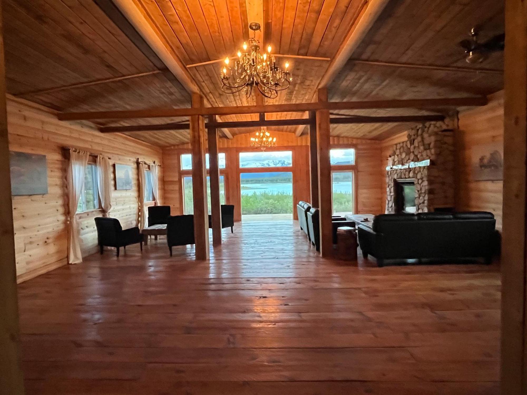 Eagle Bear Lodge Tatla Lake 外观 照片