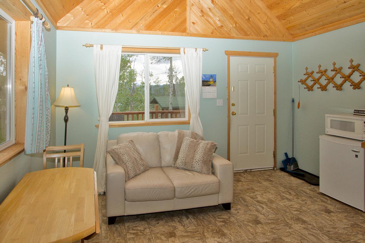 Eagle Bear Lodge Tatla Lake 外观 照片