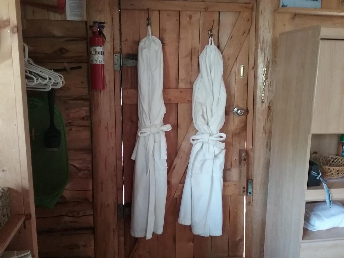Eagle Bear Lodge Tatla Lake 外观 照片