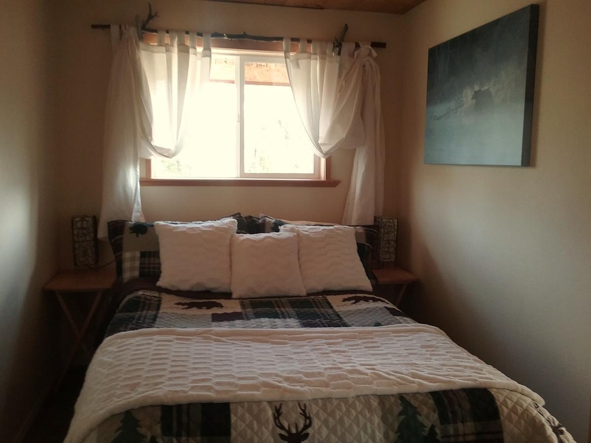 Eagle Bear Lodge Tatla Lake 外观 照片